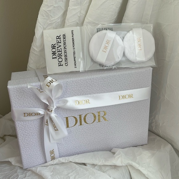 Dior Classic white mini empty gift box and Dior forever cushion powder puffs - Picture 2 of 2
